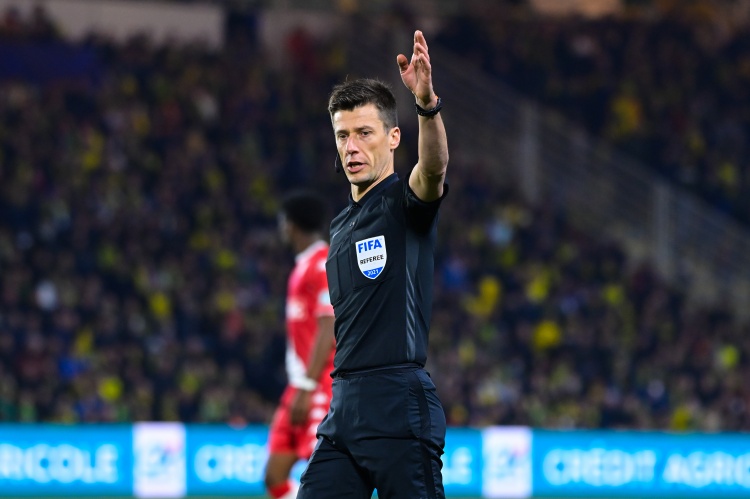 NBA录像-首回合拜仁6-1取胜！拜仁vs亚特兰大裁判：法国人巴斯蒂恩执法